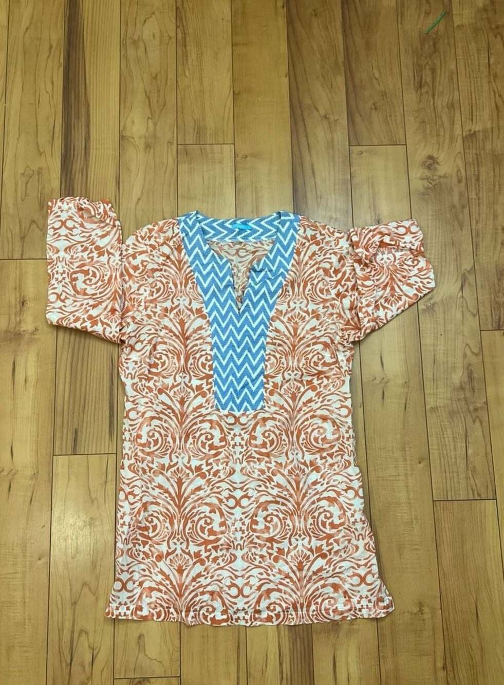J.McLaughlin Orange Damask Print V-Neck with Blue Chevron Trim Size M